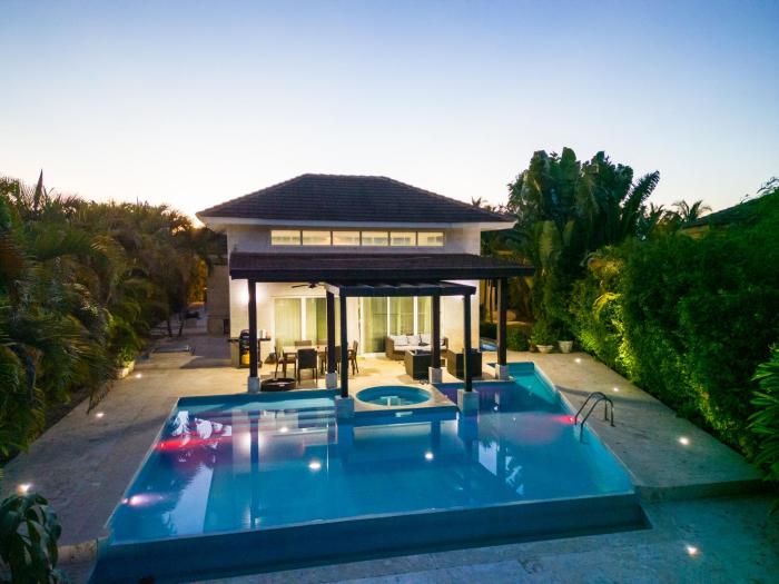 Private Punta Cana Villa with Pool & Golf View