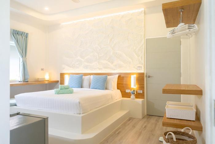 Stylish Studio with Pool - 8 walk to Rawai Beach