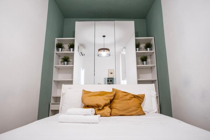 Apartment by the Colosseum - White Chic Flats