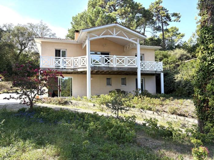 Spacieuse villa familiale avec terrasses à 500m du Bassin - FR-1-736-21