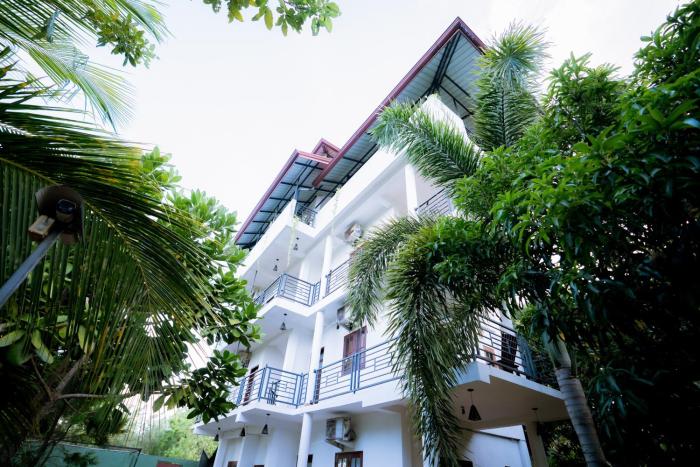 Blue Sky Hotel Yala
