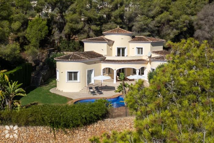 Villa El Magraner by Abahana Villas