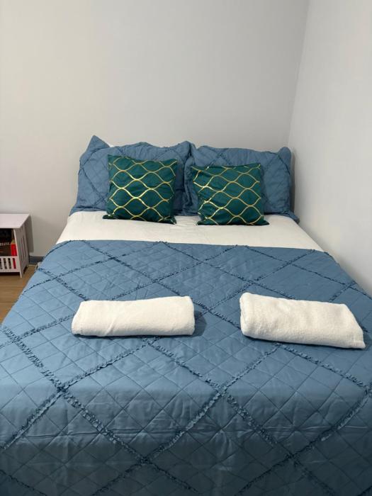 Private Double and Triple Room North London