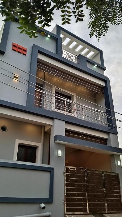 Urban white villa homestay