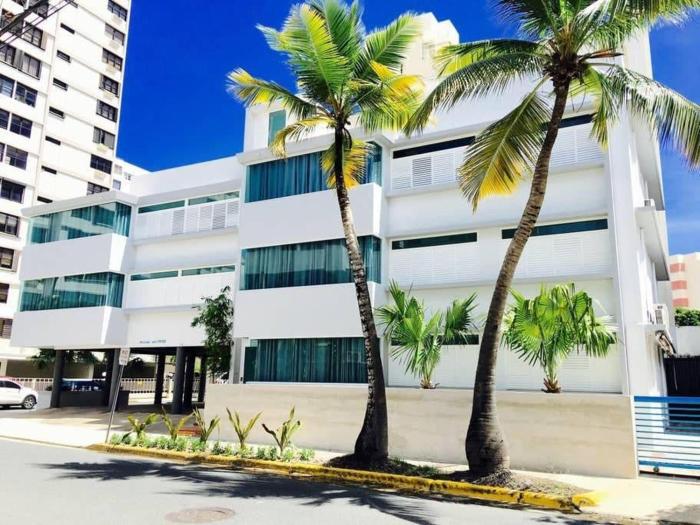 Condado Beach Stay 4BR AC WiFi Great Location
