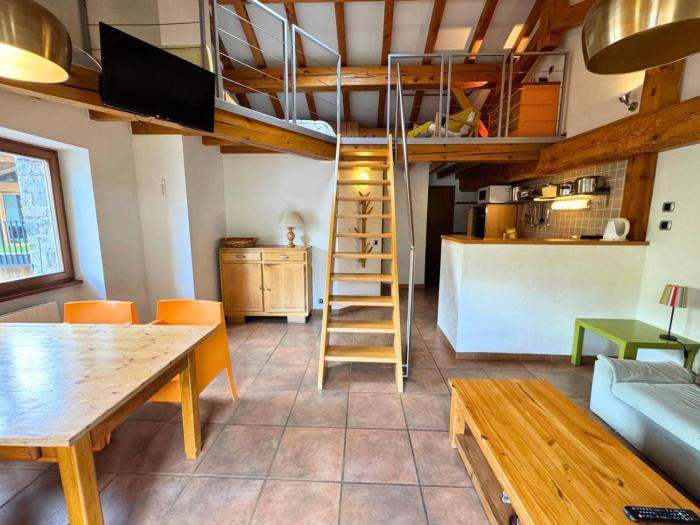 Residence Abeille - 2 pièces mezzanine 4 personnes, 50m² + 10m² - Centre du village MAE-4111