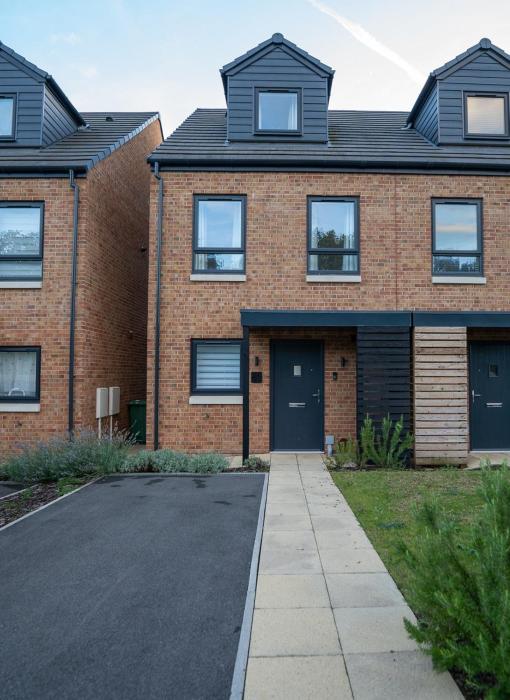 Chapel Waters Sleeps 6 with Private Parking