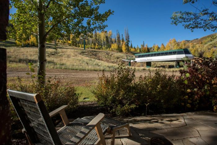 Grand Lodge - Four Bedroom #306 - Ski-in ski-out condo