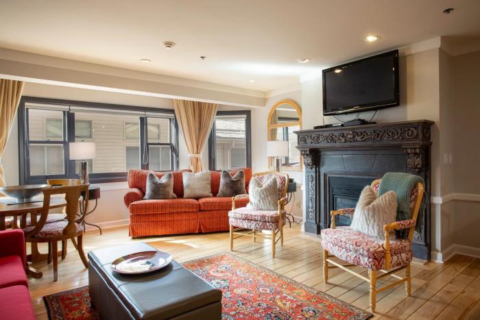 Royal Plaza at Deer Valley Resort - One Bedroom Condo with Hot Tub #301 condo