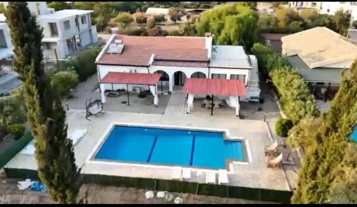 A Spacious Villa to Entertain