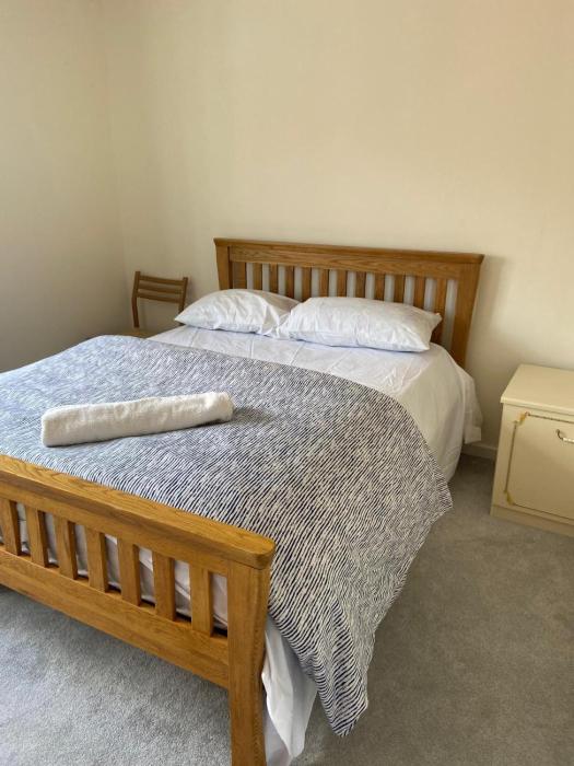 Double room to rent near Royal Berkshire Hospital and University of Reading