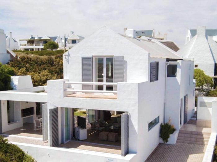 Namaste - Sea-facing 4 sleeper Holiday Home