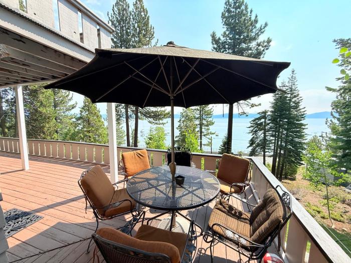 Lake Tahoe Cabin I Hammocks, Paddle Boards and Bikes