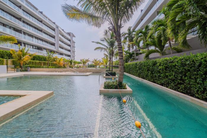 Apartaestudio con Jacuzzi Privado y Vista al Mar