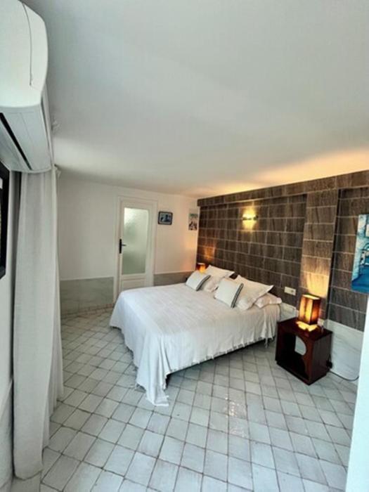 Studio Appartement Perdicaris en rez de jardin