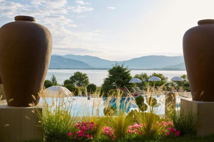 Limneon Resort & Spa