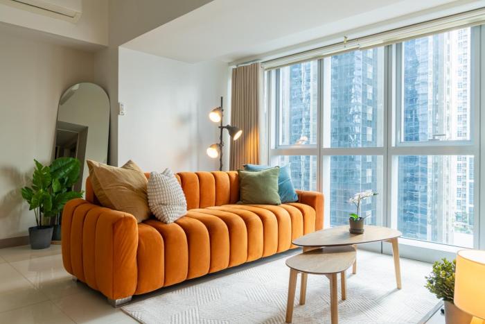 Designer 3BR w Pool - Uptown Mall & High Street