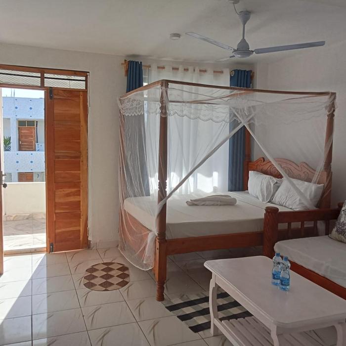 Watamu Plaza Studio 2