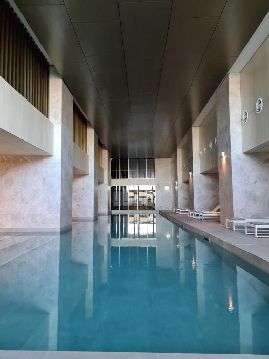 Elegant Cityscape Apartment Premium Amenities