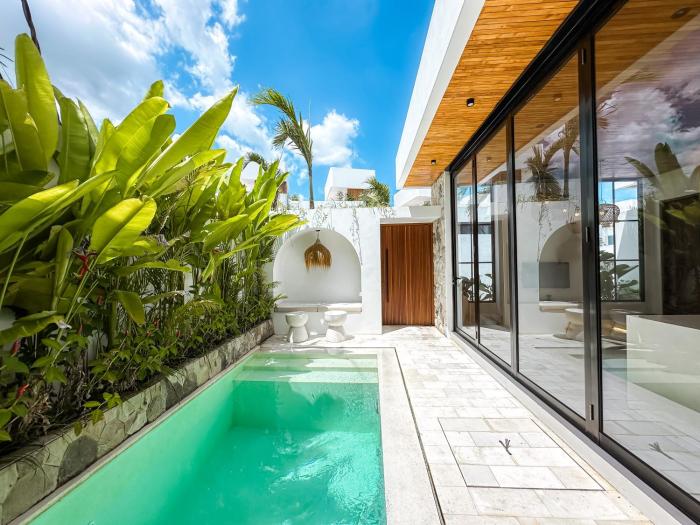 Casa Petak 2 - Serene Architectural Villa in Tropical Paradise Pererenan