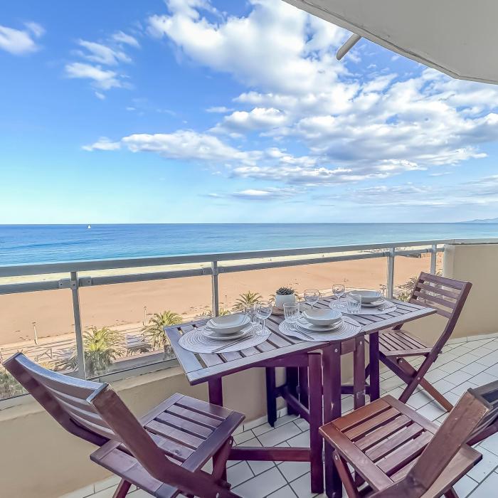 Balcon vue mer, lumineux et parking privé