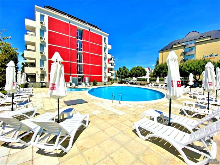 complex Rose Residence Studio