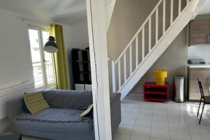 Duplex au calme Place de lHorloge Clim Wi-Fi