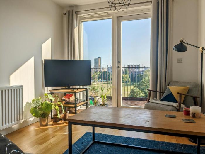 Newly built apartment, stunning views of the city!