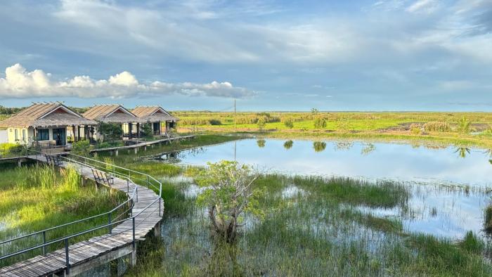 Nabua Thalenoi Resort นาบัว ทะเลน้อย รีสอร์ท