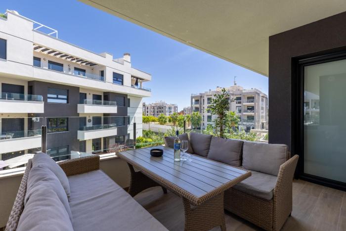 Alicia - Chic and Elegant Apartment with Modern Comfort