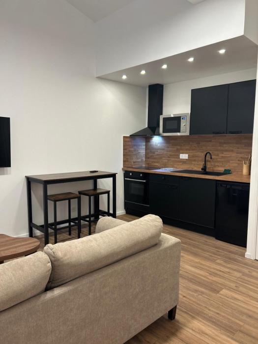 Cozy room apartment Nîmes Centre Coupole Arènes