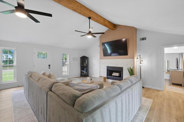 Countryside Cottage Getaway 3BD 3BA w Patio BBQ