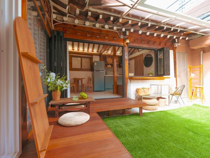 Traditional Hanok Stay with Jacuzzi, Dongdaemun Jongno Area