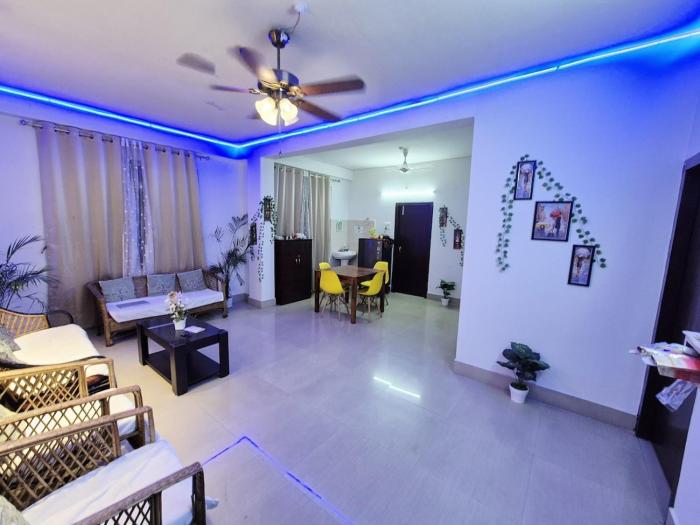 R R Homestay