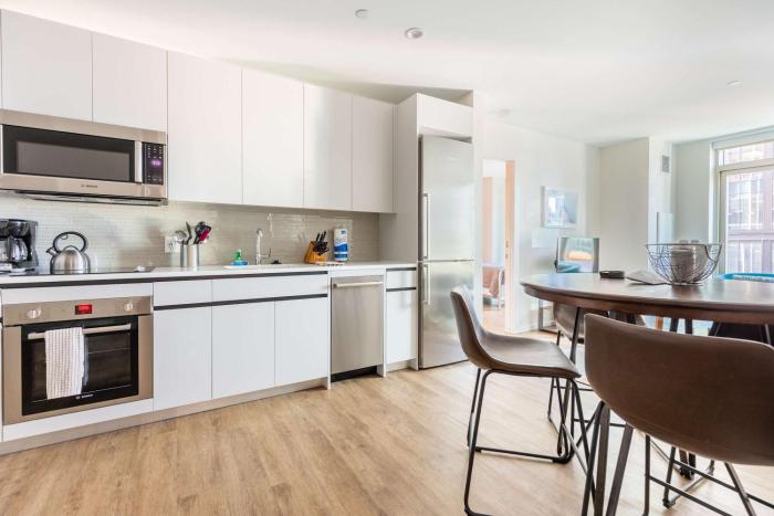 Exclusive 2BR Apt Downtown Seaport