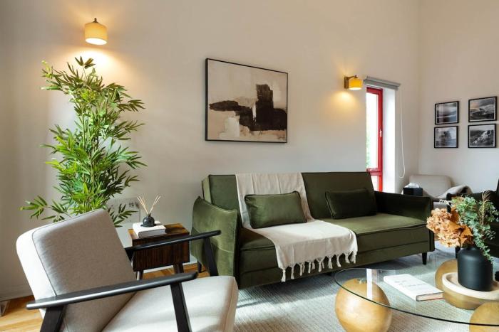 Botanic House - 3BR Home - Private Parking