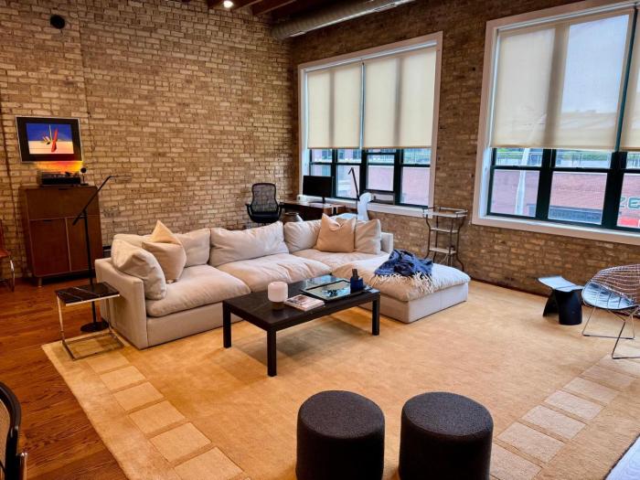 Luxe 3BR Loft, Rooftop Lounge in Fulton Market