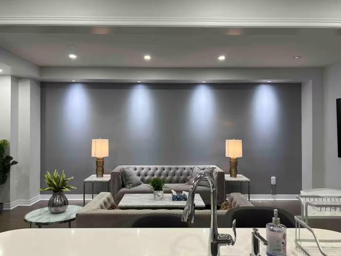 Elegant Oakville Town Residece