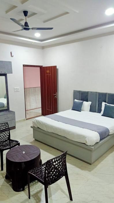 FIVE STAR HOTEl