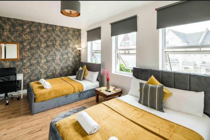 Triple room with sharing bathroom