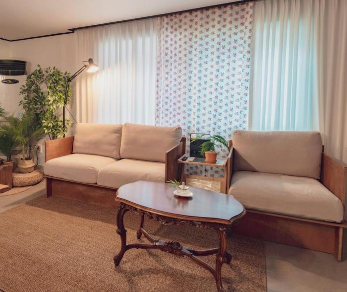 홍대 합정 마포구청역도보3분거리 큰거실 3Room 퀸베드5개 최대10인가족 단체