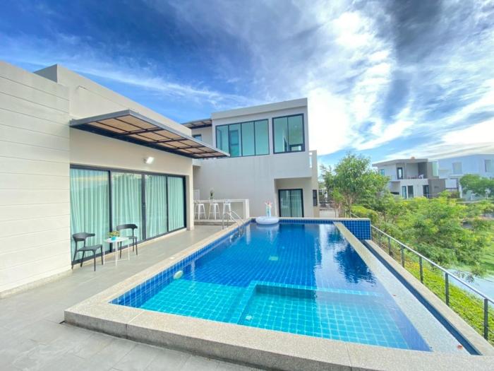 Lake View 3BR Villa with Private Pool Pattaya 30