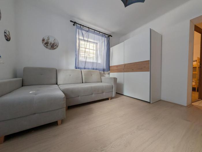 Garden Level Condo With Shady Entrance