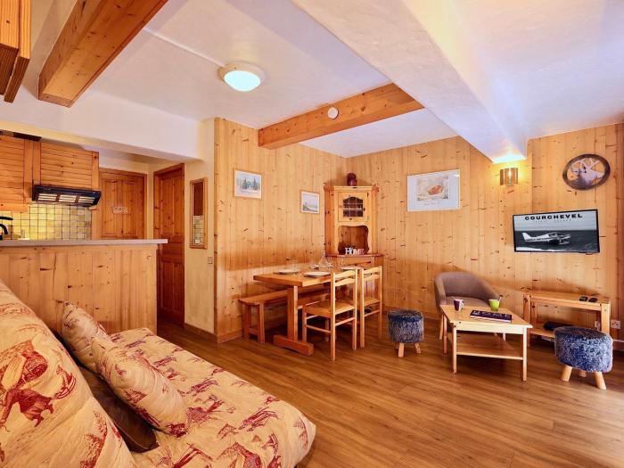 Courchevel 1850, 2 Pièces Idéal pour 4, Wi-Fi et Balcon - FR-1-575-242