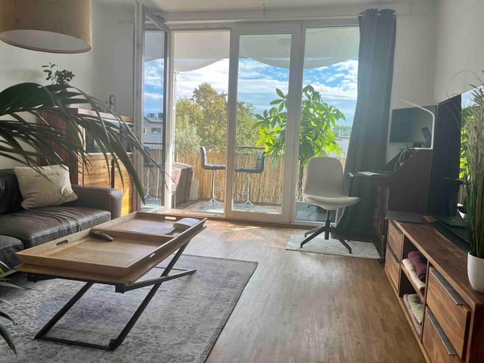 Elegant Furnished Apartment in Central Cologne for Long Stay