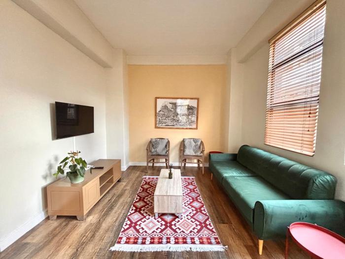 City Nest Modern City Apartment