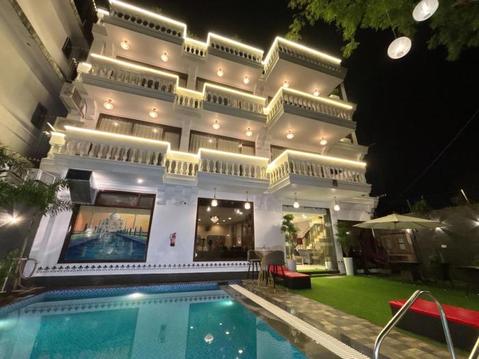 Walk 2 Taj A Boutique Abode