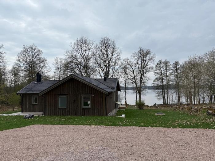 Lake & Forest Escape in Skeinge