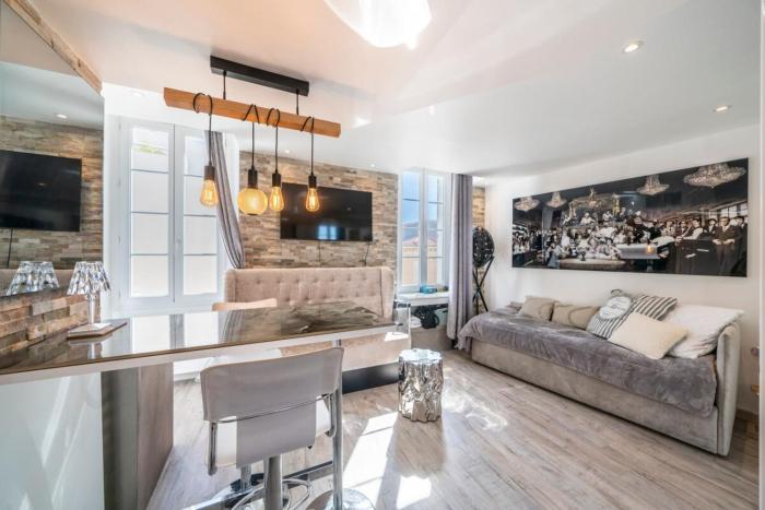 Beautiful studio rue dAntibes
