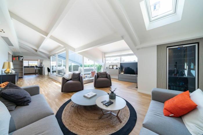 Magnificent duplex close to Carlton